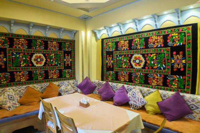 ресторанов Алматы с живой музыкой и ВИП-зонами